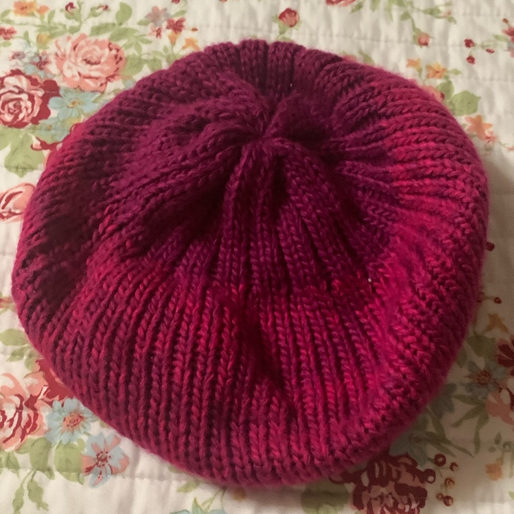 NEW YORK AND COMPANY hot pink beanie